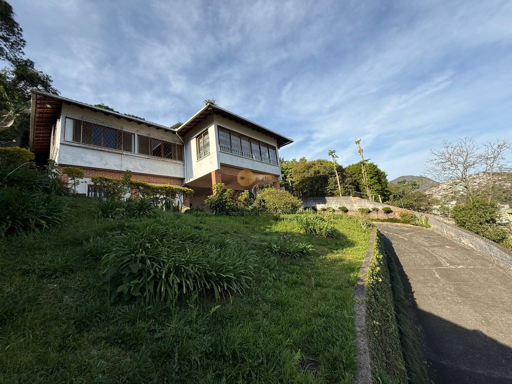 Casa à venda em Várzea, Teresópolis - RJ