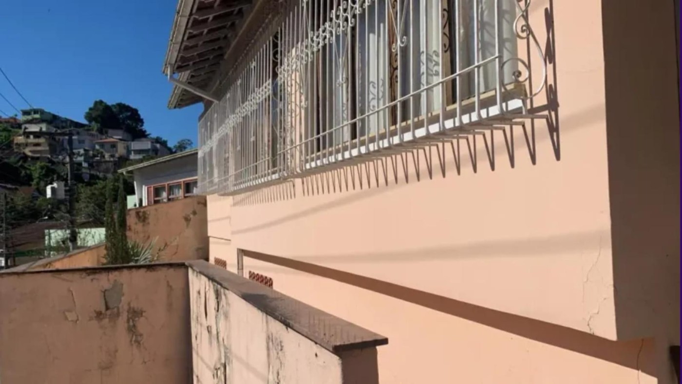 Casa à venda em Mosela, Petrópolis - RJ