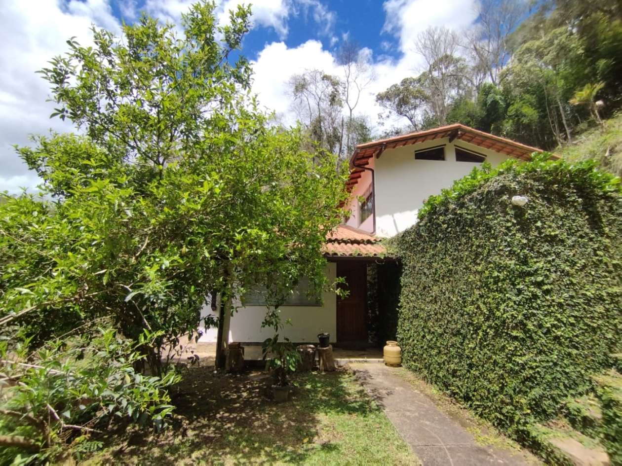 Casa à venda em Vale das Videiras, Petrópolis - RJ