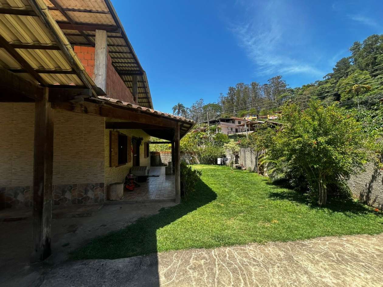 Casa, 4 quartos, 230 m² - Foto 1