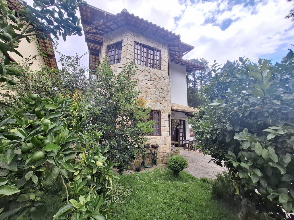 Casa, 3 quartos, 304 m² - Foto 1