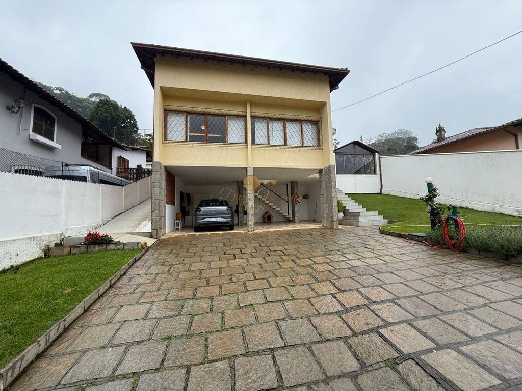 Casa, 4 quartos, 151 m² - Foto 1