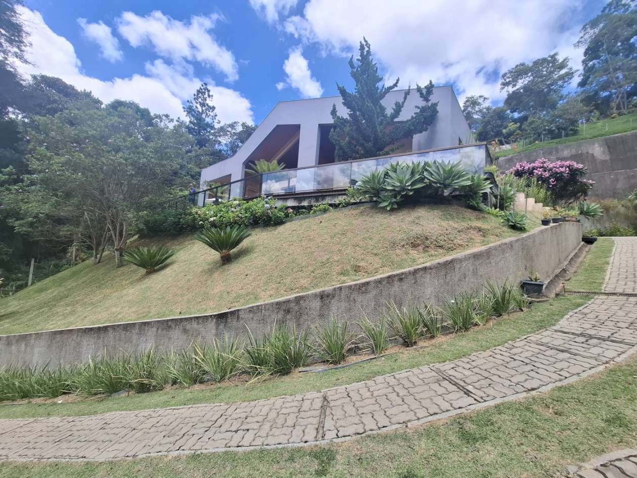 Casa, 4 quartos, 1787 m² - Foto 1