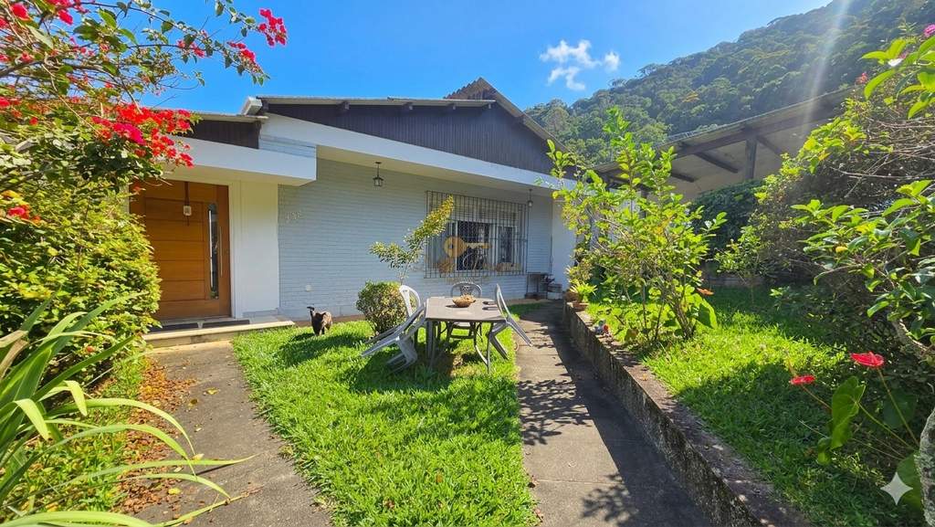 Casa, 3 quartos, 226 m² - Foto 1